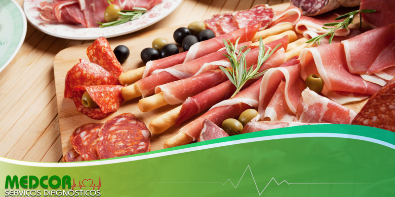 Alimentos ultraprocessados aumentam a chance de câncer