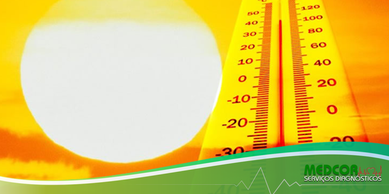 Por que o corpo incha mais no calor?